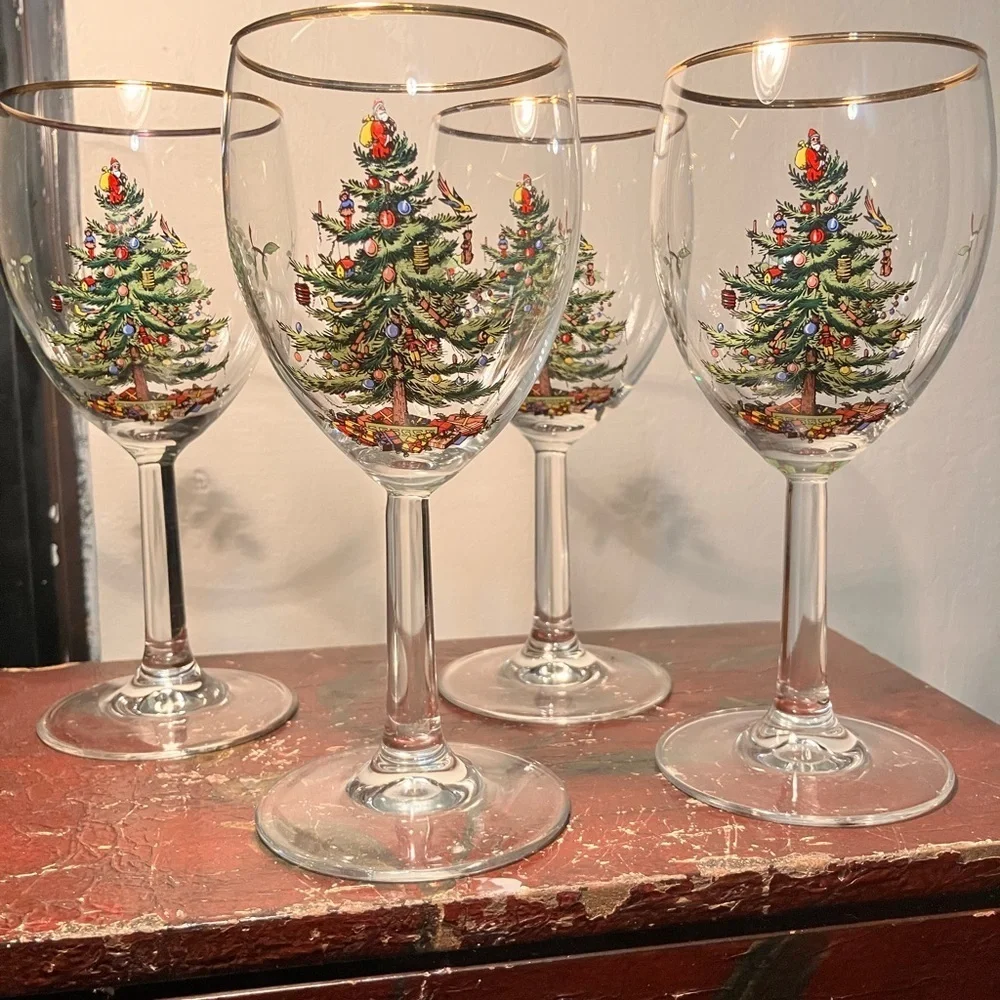 SALE!!!    New in box Vintage dead stock Spode Christmas’s set of 4 wine glasses